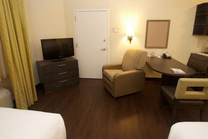 Room 21 of 38