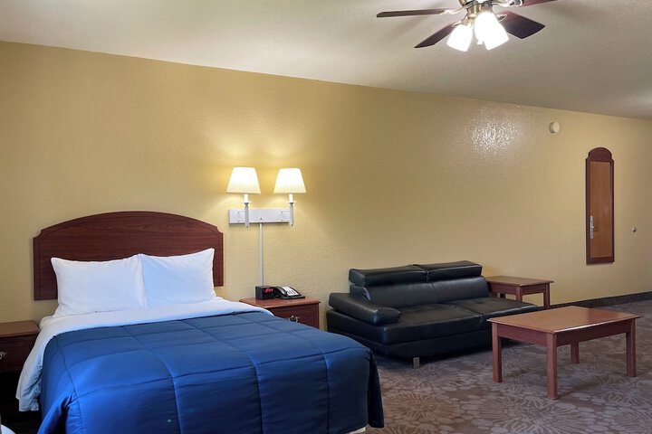 Candlelight Inn & Suites Hwy 69 near McAlester