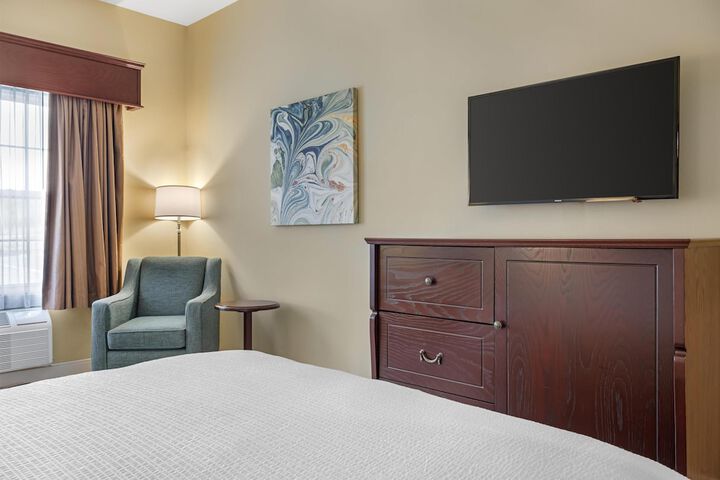 Best Western Plus Fredericton Hotel & Suites