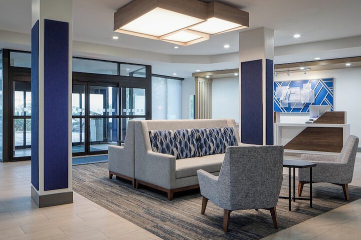 Holiday Inn Express Dallas Medical-Market Center by IHG