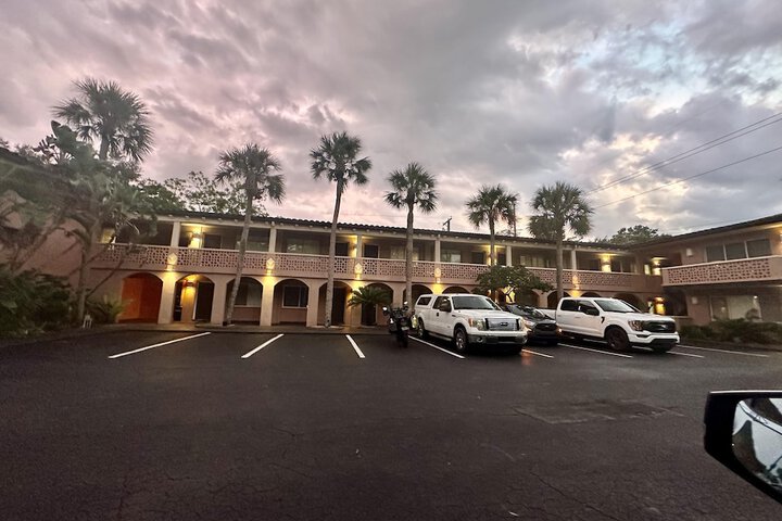 Hotel 4 of 71