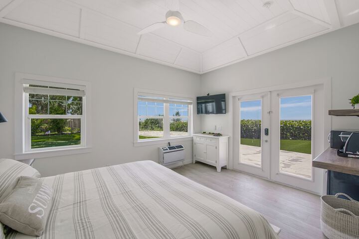 Casey Key Resorts - Beachfront