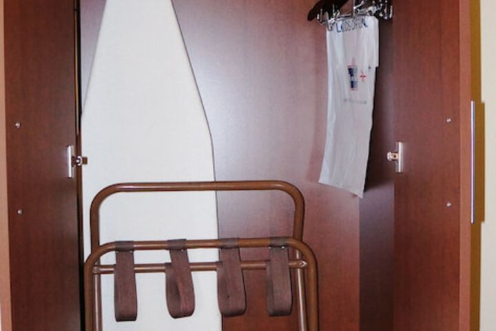 Room 16 of 31
