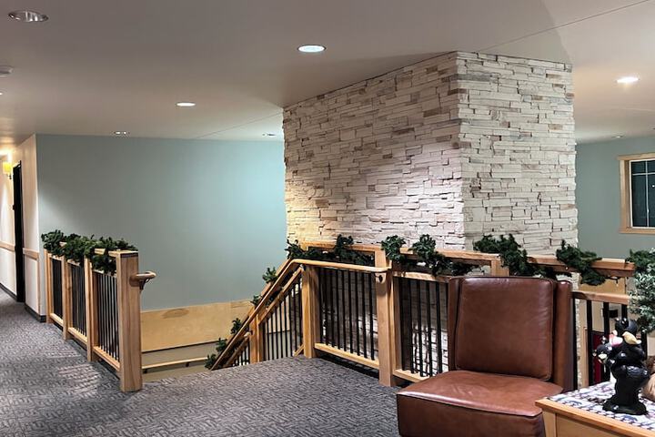 Lounge 59 of 62