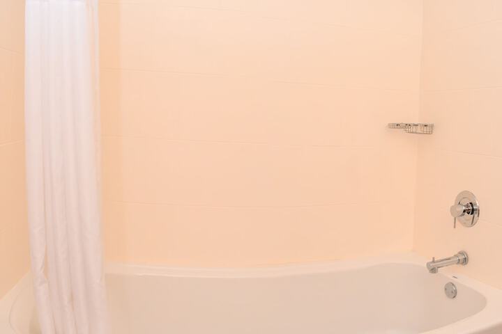 Room 20 of 32
