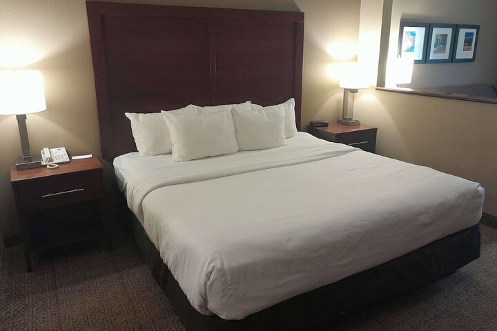 Room 8 of 39
