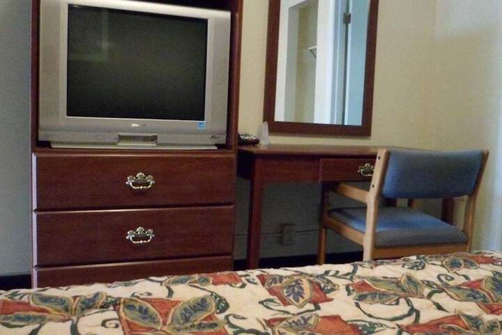 Room 6 of 14