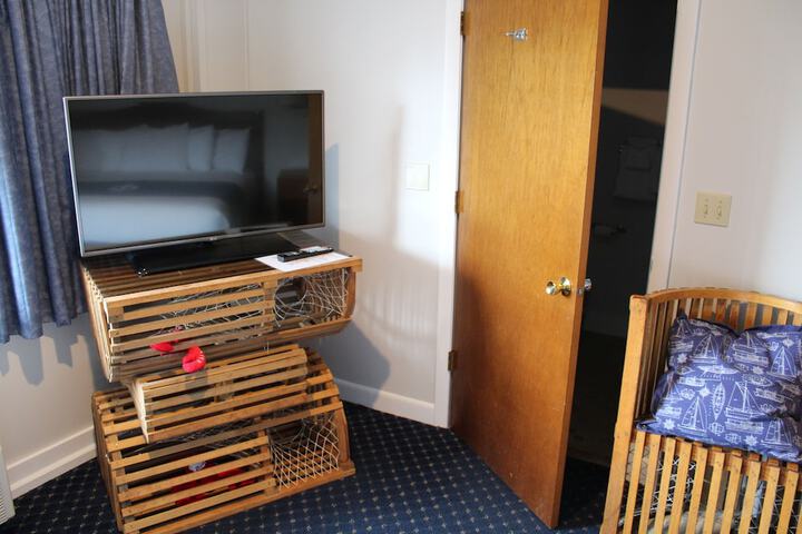 Room 204 of 247