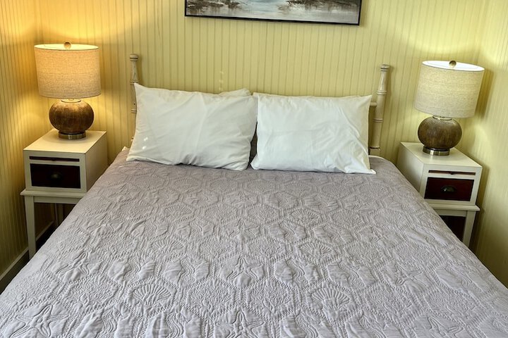 Room 27 of 118