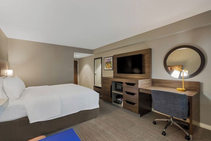 Hampton Inn by Hilton Philadelphia / Willow Grove
