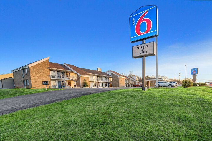 Motel 6 Hillsville VA