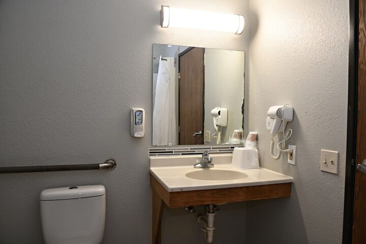 Room 15 of 25