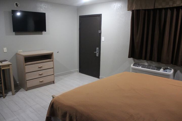 Room 28 of 42