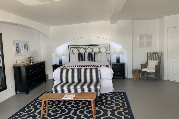 Room 53 of 65