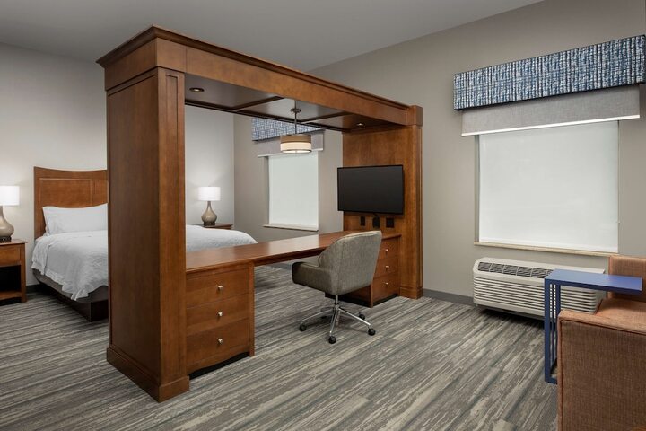 Room 13 of 42