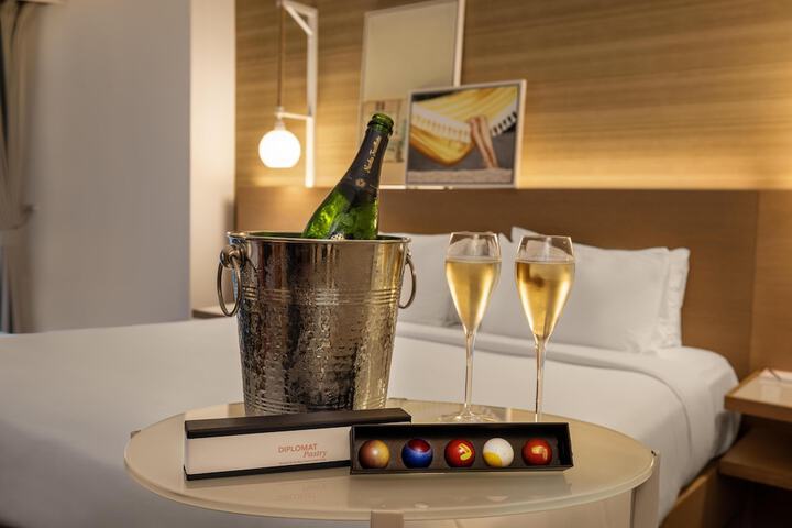 Signia by Hilton Diplomat Beach Resort