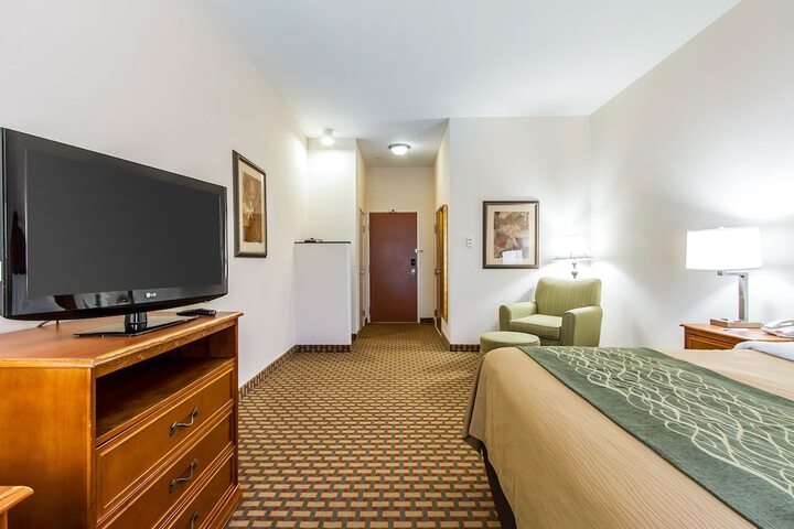 Room 33 of 59