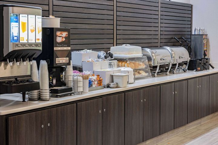 Breakfast/Coffee Service 29 of 33