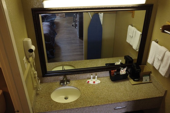 Room 17 of 36