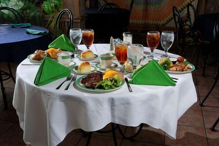 Dining 35 of 66