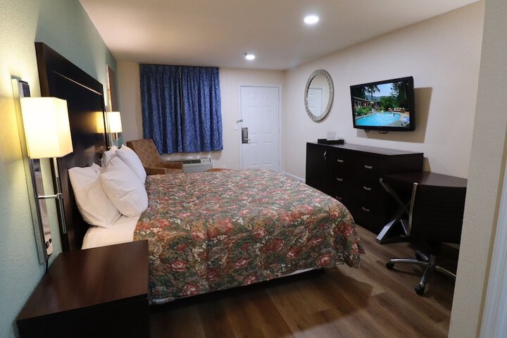 Room 12 of 12