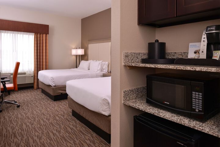 Holiday Inn Express & Suites Williams by IHG