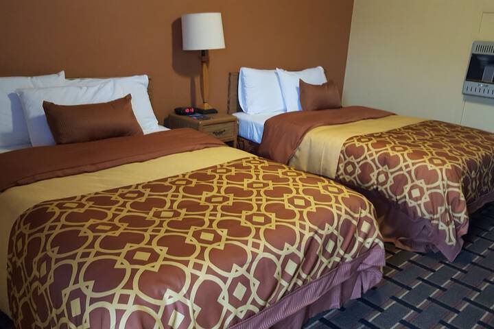 Room 13 of 36