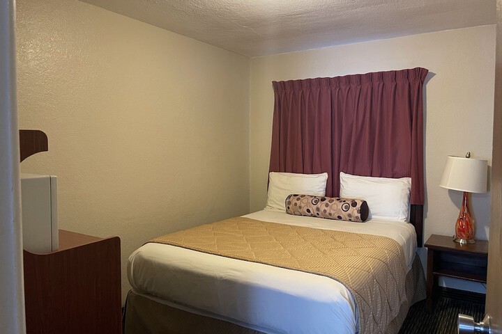 Room 26 of 66