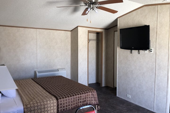Monahans Country Inn