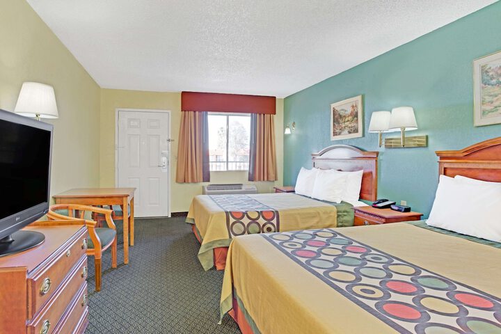 Room 18 of 23