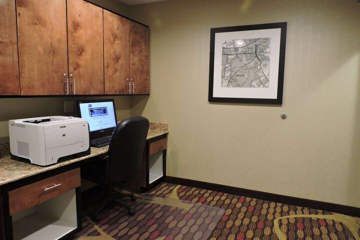 Business Center 21 of 21