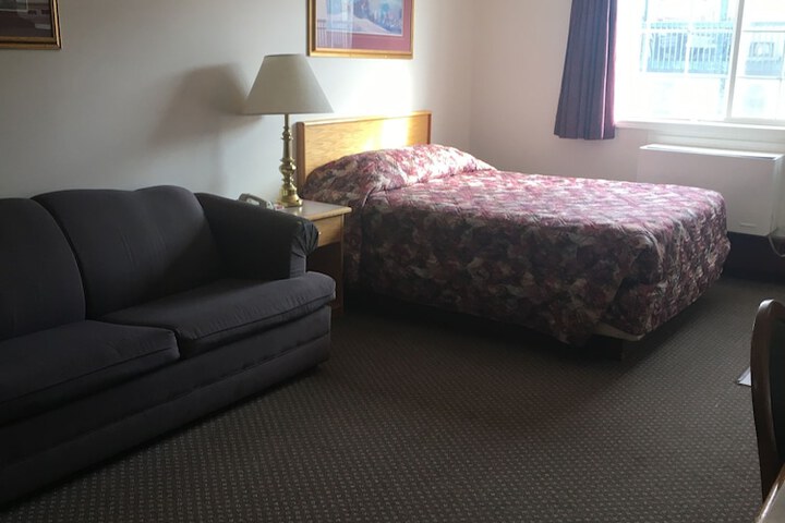 Room 15 of 36