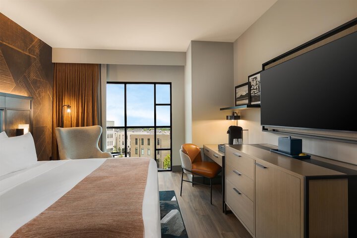 Hotel Avail Rogers Tapestry Collection by Hilton