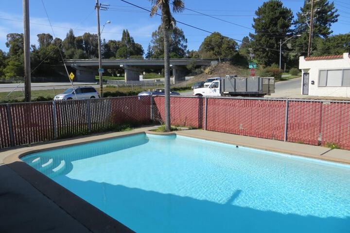 Pool 9 of 41