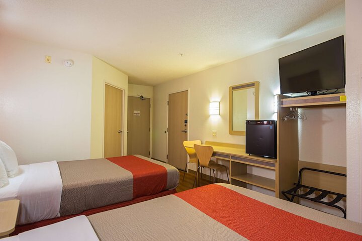 Room 22 of 33