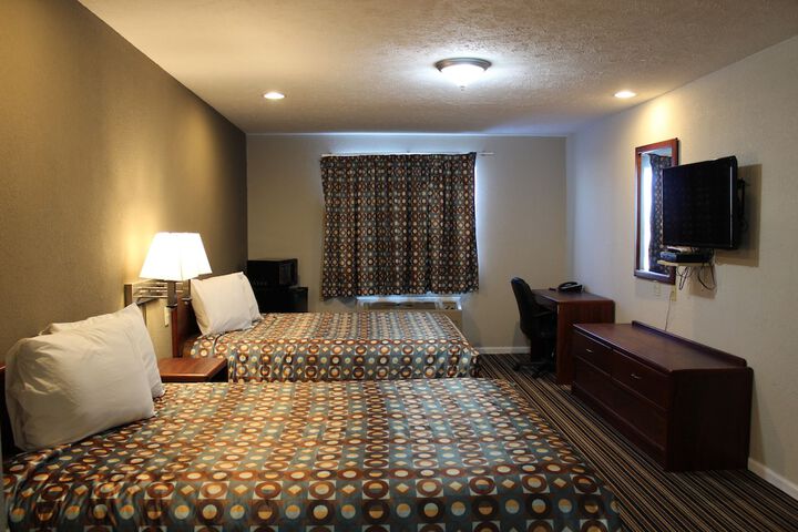 Super 8 by Wyndham Missouri Valley