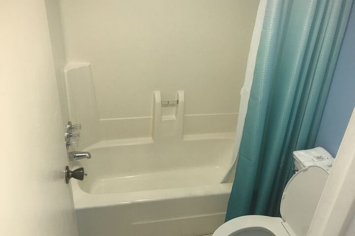 Room 11 of 17