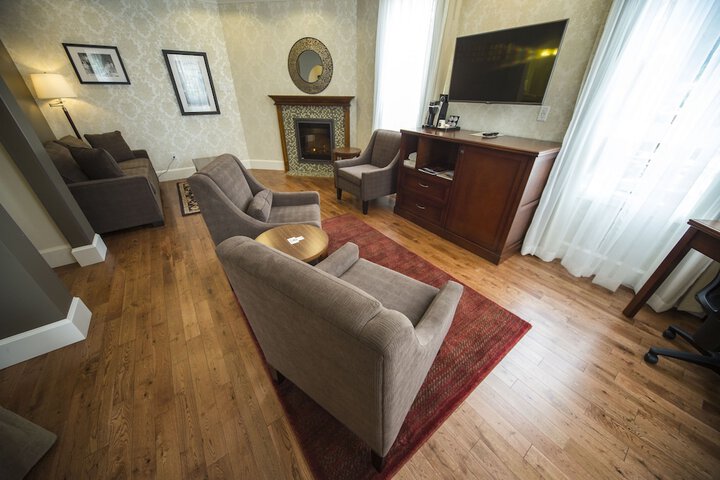 Hume Hotel & Spa