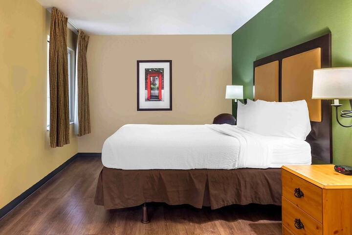 Room 14 of 27