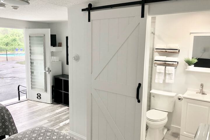 Room 30 of 34