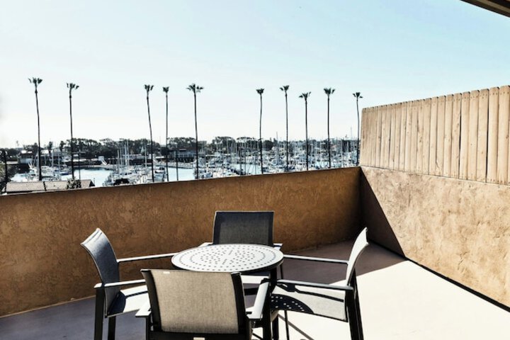 Four Points by Sheraton Ventura Harbor Resort