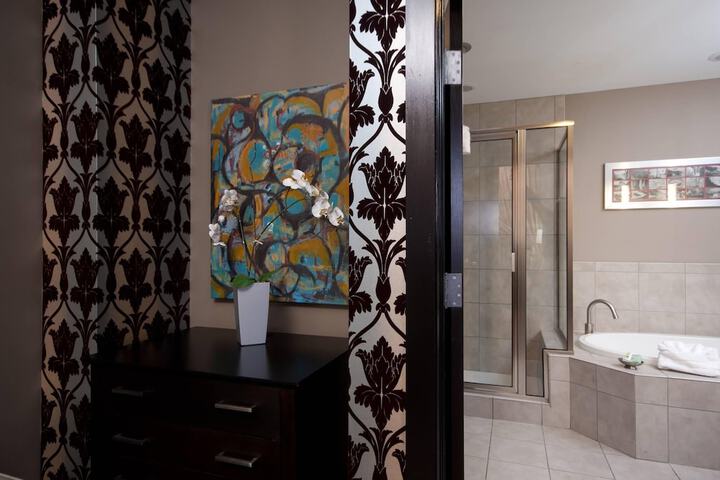 The Giacomo Niagara Falls NY an Ascend Collection Hotel