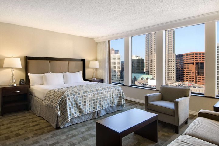 Room 18 of 107