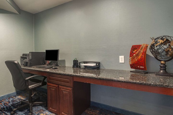Business Center 58 of 60