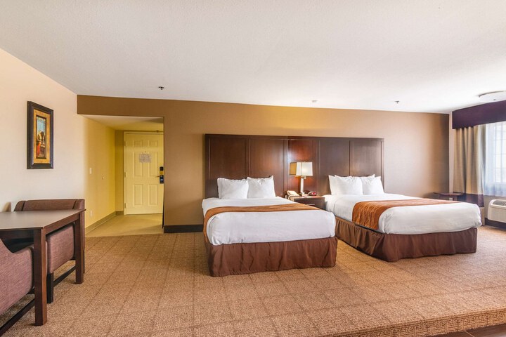 Comfort Inn & Suites Mojave