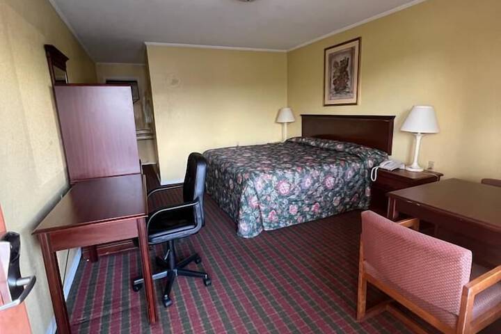 Room 18 of 32