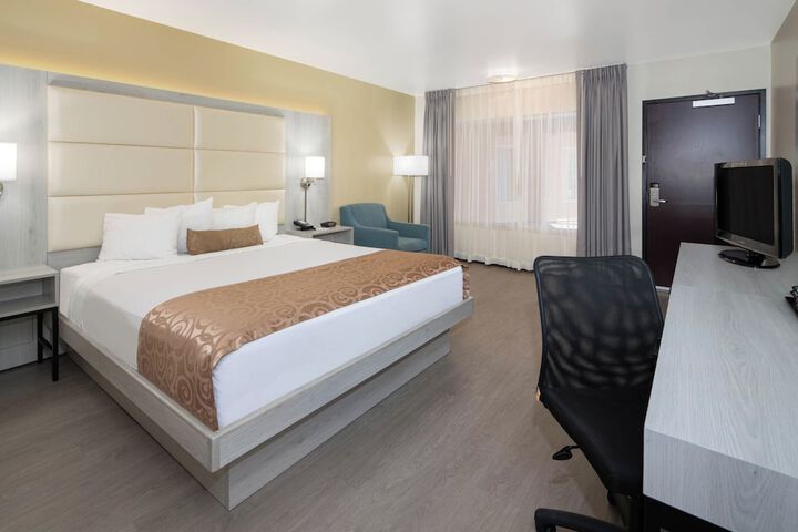 Room 7 of 27