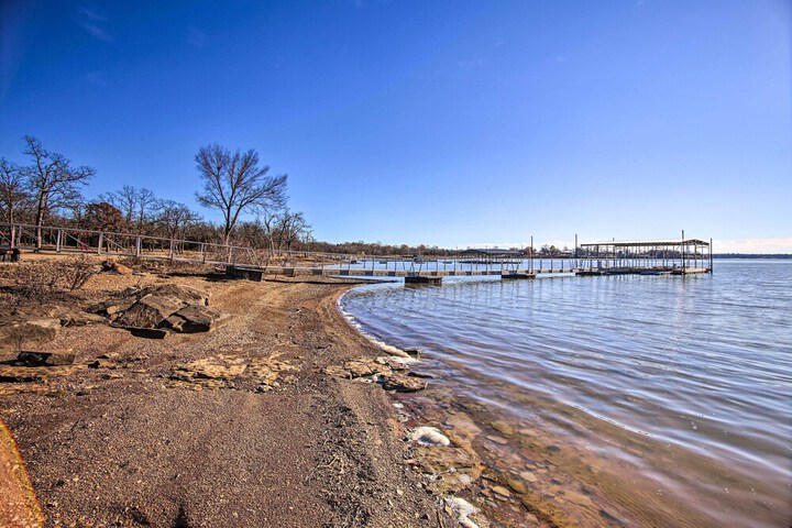 Cozy Lake Eufaula Hideaway w / Fire Pit & Hot Tub!