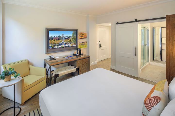 Hotel E