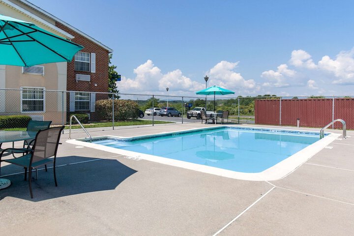 Pool 4 of 35